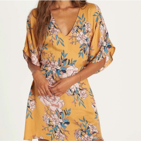 Billabong Golden Light floral dress, Size Medium - Picture 1 of 7